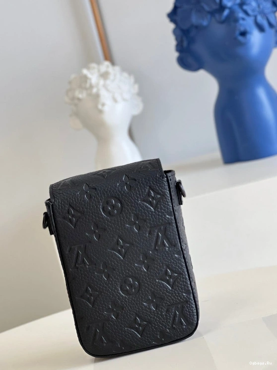 S-LOCK VUITTON LOUIS VERTICAL WEARABLE WALLET 0313